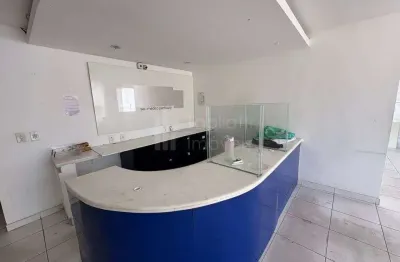 Sala comercial para alugar na Avenida Getúlio Vargas, 00, Centro, Araruama