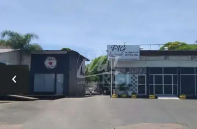 Terreno comercial com 3311m², excelente ponto comercial.