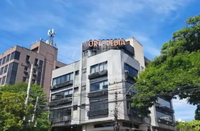 Sala comercial no centro profissional na rua lepoldo bier 825 - ótima localização próximo a ipiranga/princesa isabel. prédio c/portaria, 2 elevadores. - agende sua visita pelo 51.984102913 - ciro brum