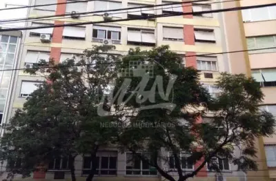 Apartamento 3 dormitórios na rua sarmento leite 262 em frente ao hospital santa casa e ufrgs. Ótimo investimento para locação. Preço de oferta r$ 295mil. 
Apartamento 03 dormitórios na rua sarmento le