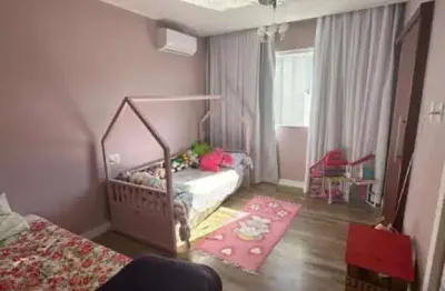 Casa de condomínio com 4 quartos para venda ou aluguel, 250m² - lagoa