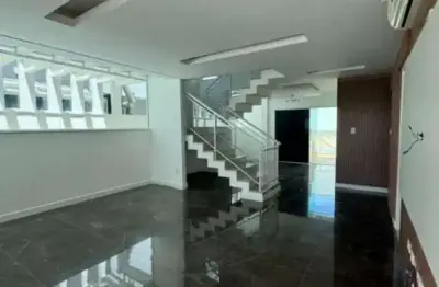 Vendo Casa de Condomínio com 4 Quartos, 277m² -Vale dos Cristais 5