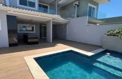 Vendo Casa no Condomínio vale dos Cristais com 4 Quartos , 262m²