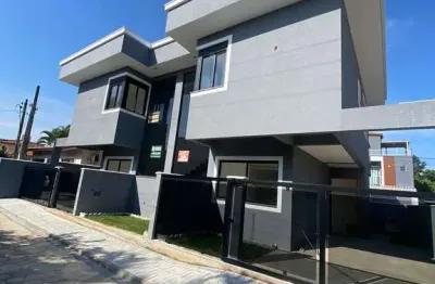 Sobrado com 129m² à aproximadamente 2,5km da praia dos ingleses.