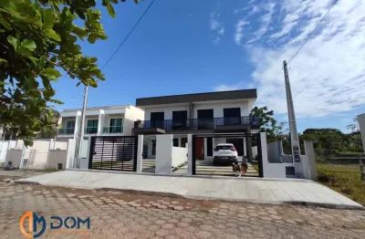 Sobrado com 150m² á aproximadamente 950 metros da praia de canasvieiras