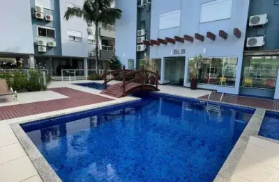 Cobertura semi mobiliada com 180m² á aproximadamente 600 metros da praia de ingleses.