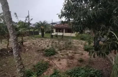 Terreno com 640m² viabilidade amc 3.5 á aproximadamente 3km da praia dos ingleses.