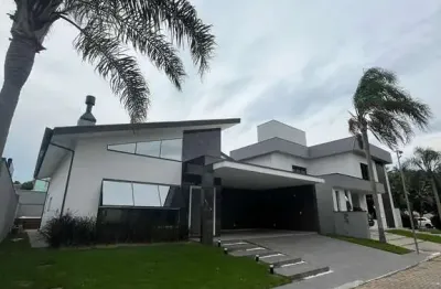 Casa alto padrão - aproximadamente 3 km da praia dos ingleses
