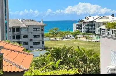 Apartamento mobiliado com vista mar á 250 metros da praia brava.
