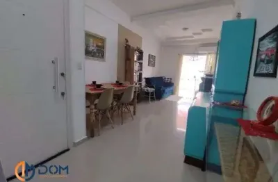 Apartamento com 78m² á aproximadamente 1000 metros da praia dos ingleses.