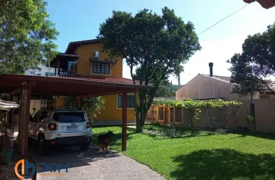 Casa semi mobiliada com 105m² á aproximadamente 5 km da praia dos ingleses.