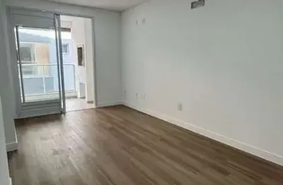 Apartamento padrão - aproximadamente 900 metros da praia dos ingleses