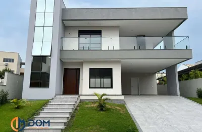 Casa alto padrão localizada em condomínio fechado na região dos ingleses!