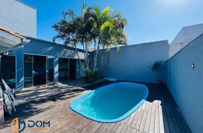 Casa com piscina,  280m2 de área construída, localizada na praia dos ingleses, florianópolis/sc.