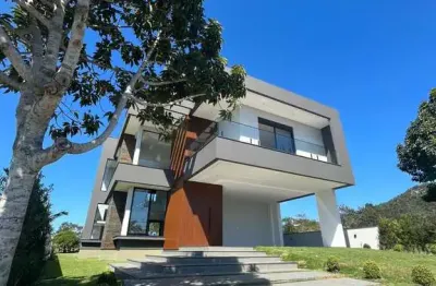 Casa alto padrão - aproximadamente 3 km da praia dos ingleses