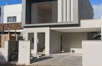 Casa duplex com 3 dormitórios em lote privilegiado - aproximadamente 6,5km da praia dos ingleses