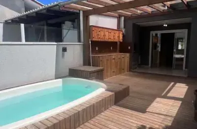 Sobrado semi mobiliado com 2 suítes a 3 Km da Praia dos Ingleses