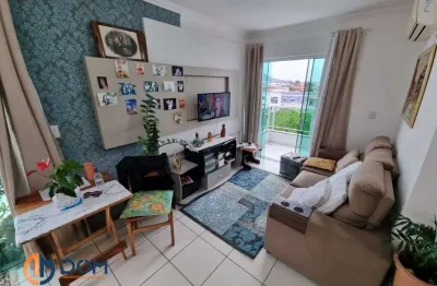 Cobertura semi mobiliada com 168m² á aproximadamente 1,3km da praia dos ingleses;