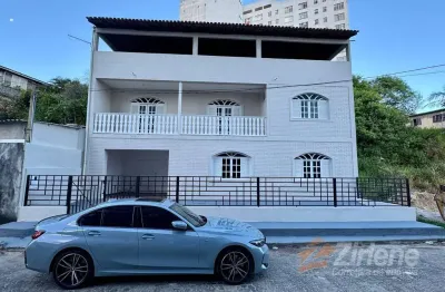 Casa de 2 pavimentos e com 6 quartos proximo a praia do riacho