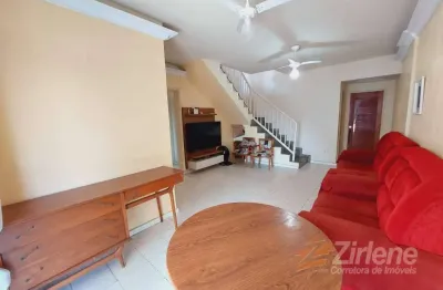 Cobertura duplex com 5 quartos sendo 2 suites na praia do morro!