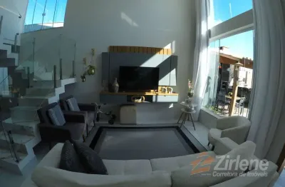 Maravilhosa casa na enseada. com fino acabamento e área de lazer.