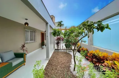 Maravilhosa casa linear alto padrão de 3 quartos na praia do morro