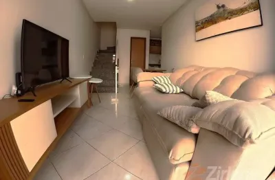 Oportunidade perfeita para você, casa duplex em condomínio