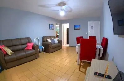 Apartamento aconchegante de 2 quartos na segunda quadra do mar