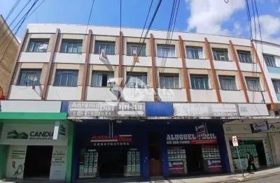 Apartamento com 3 quartos para alugar no Centro, Juiz de Fora 