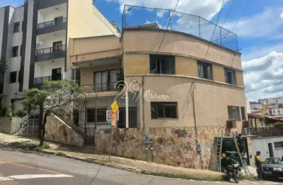 Casa à venda na Rua Isabel Bastos, Passos, Juiz de Fora