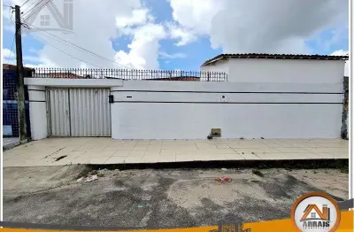 Casa plana com gigante terreno medindo 400 m² com 3 quartos por r$ 550.000.00 - montese - fortaleza/ce