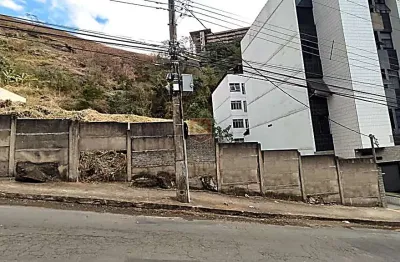 Terreno à venda na Rua Francisco Vaz de Magalhães, Cascatinha, Juiz de Fora