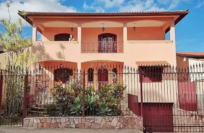 Casa com 5 quartos à venda na Rua Joaquim de Almeida, Jardim das Laranjeiras, Juiz de Fora