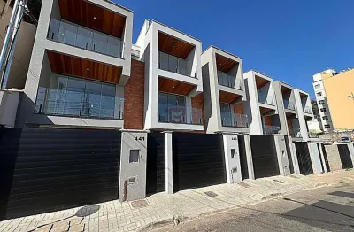 Casa com 3 quartos à venda na Rua Catulo Breviglieri, Santa Catarina, Juiz de Fora