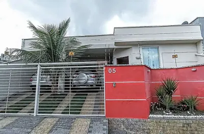 Casa com 3 quartos à venda na Rua Silvestre Cupertino Rodrigues, Quintas das Avenidas, Juiz de Fora