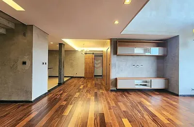 Casa 5/4, 04 suítes no condomínio portal do aeroporto