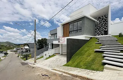 Casa em condomínio fechado com 4 quartos à venda na Rua Investigador Fernando Miranda Esteves, Novo Horizonte, Juiz de Fora