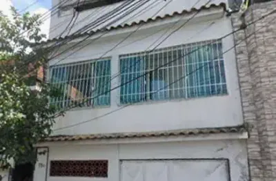 Casa de 220m² com 2 quartos a venda no Jardim Alcantara - Rua Expedicionário Carlos Coco.