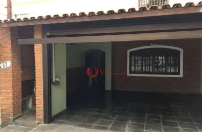 Sobrado com 157 metros quadrados com sala, cozinha, 3 dormitórios, 1 suite, 2 b|anheiros, 1 lavabo e 2 vagas cobertas