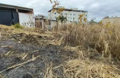 Terreno à venda na Rua Vinte e Um, 100, Arvoredo 2ª Seção, Contagem