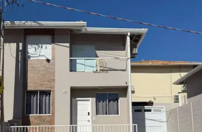 Sobrado à venda em Campinas, Parque Rural Fazenda Santa Cândida, com 3 quartos, com 100 m²