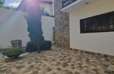Sobrado à venda em Campinas, Jardim Quarto Centenário, com 4 suítes, com 216.66 m²