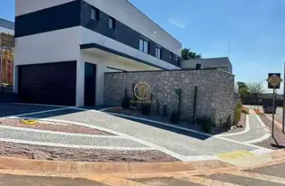 Casa à venda em Paulínia, Centro, com 3 suítes, com 235 m², Royal Garden