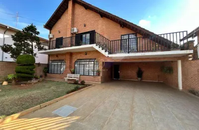 Sobrado à venda em Campinas, Cidade Universitária, com 4 quartos, com 322.5 m²