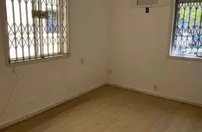 Vendo casa condomínio 3 quartos sendo 1 suíte tijuca  80 m2