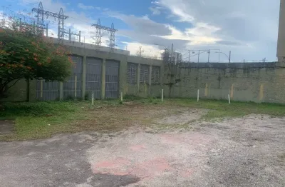 Alugo otimo espaço para estacionamento em madureira