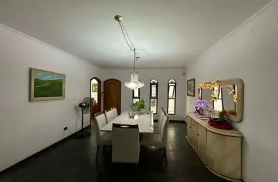 Casa com 4 quartos para alugar na Vila Galvão, Guarulhos 
