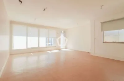 Casa com 3 quartos à venda na Rua Sales Júnior, 405, Alto da Lapa, São Paulo por R$ 2.500.000