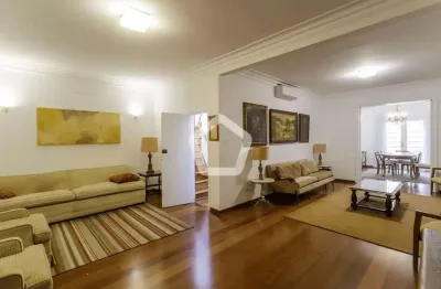 Casa com 3 quartos à venda na Rua Bucareste, 60, Jardim Europa, São Paulo por R$ 8.600.000