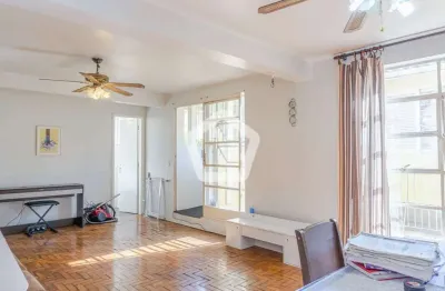 Casa com 6 quartos à venda na Rua André Dreyfus, 197, Sumaré, São Paulo por R$ 2.099.000